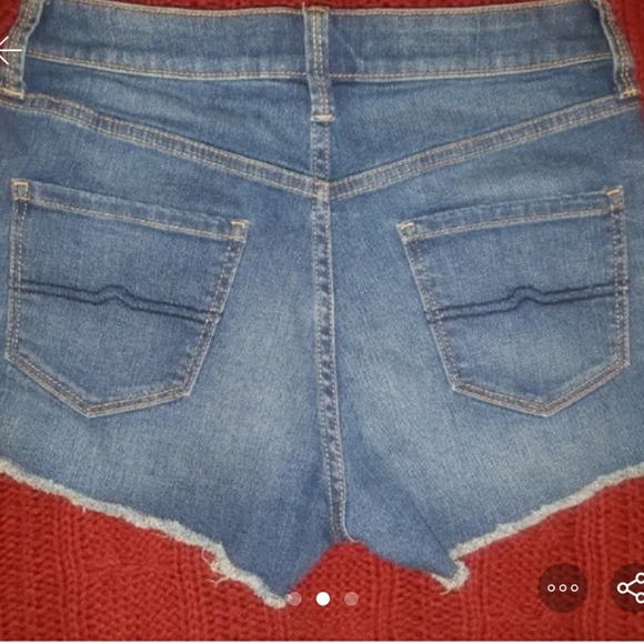 Hi Rise Arizona Jean shorts - Picture 2 of 3